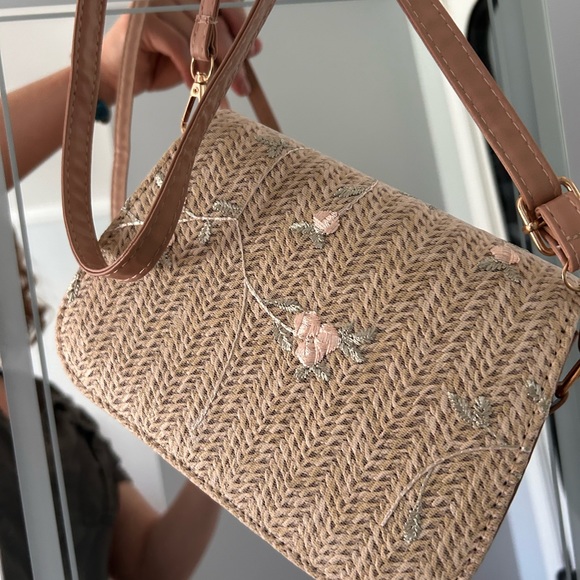 Spring Crossbody 🌼🌸 Bag - Picture 5 of 6